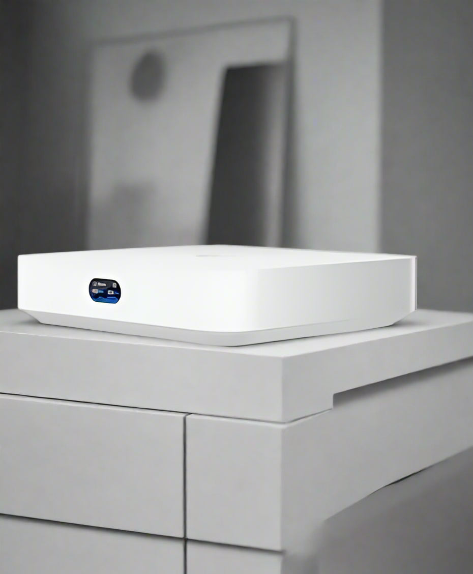 Ubiquiti UniFi Cloud Gateway Max